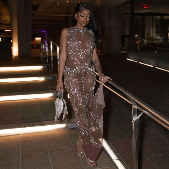 one of a kind birthday dress - Picture 3 of 4